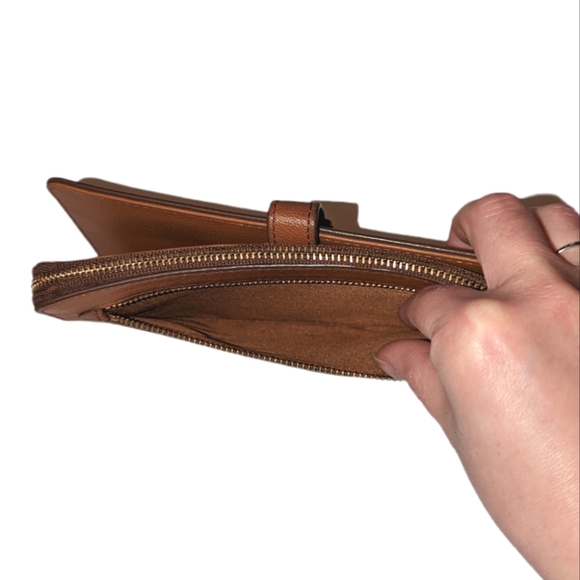 Fossil Leather Tan Wallet - Picture 5 of 9